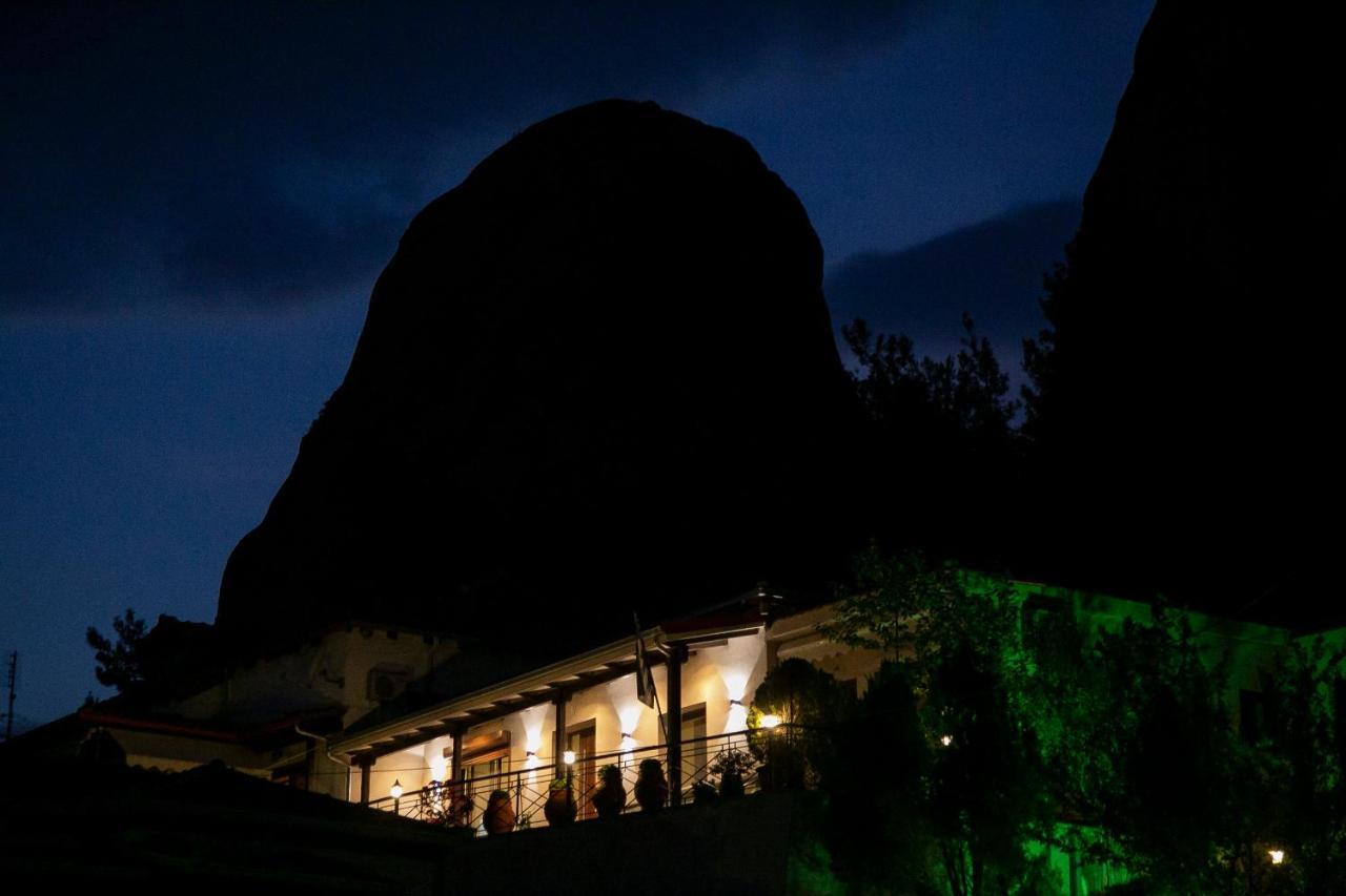 Under The Rocks Meteora Panoramic View Villa Kalambaka Extérieur photo