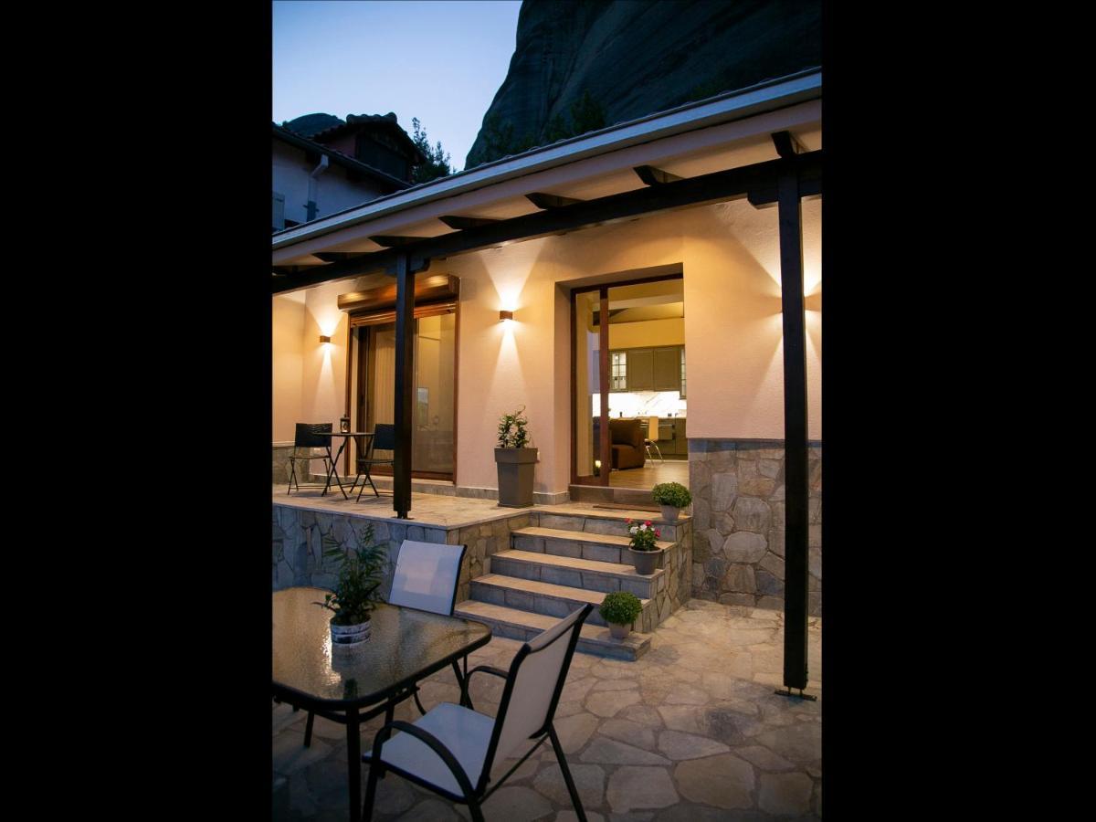 Under The Rocks Meteora Panoramic View Villa Kalambaka Extérieur photo