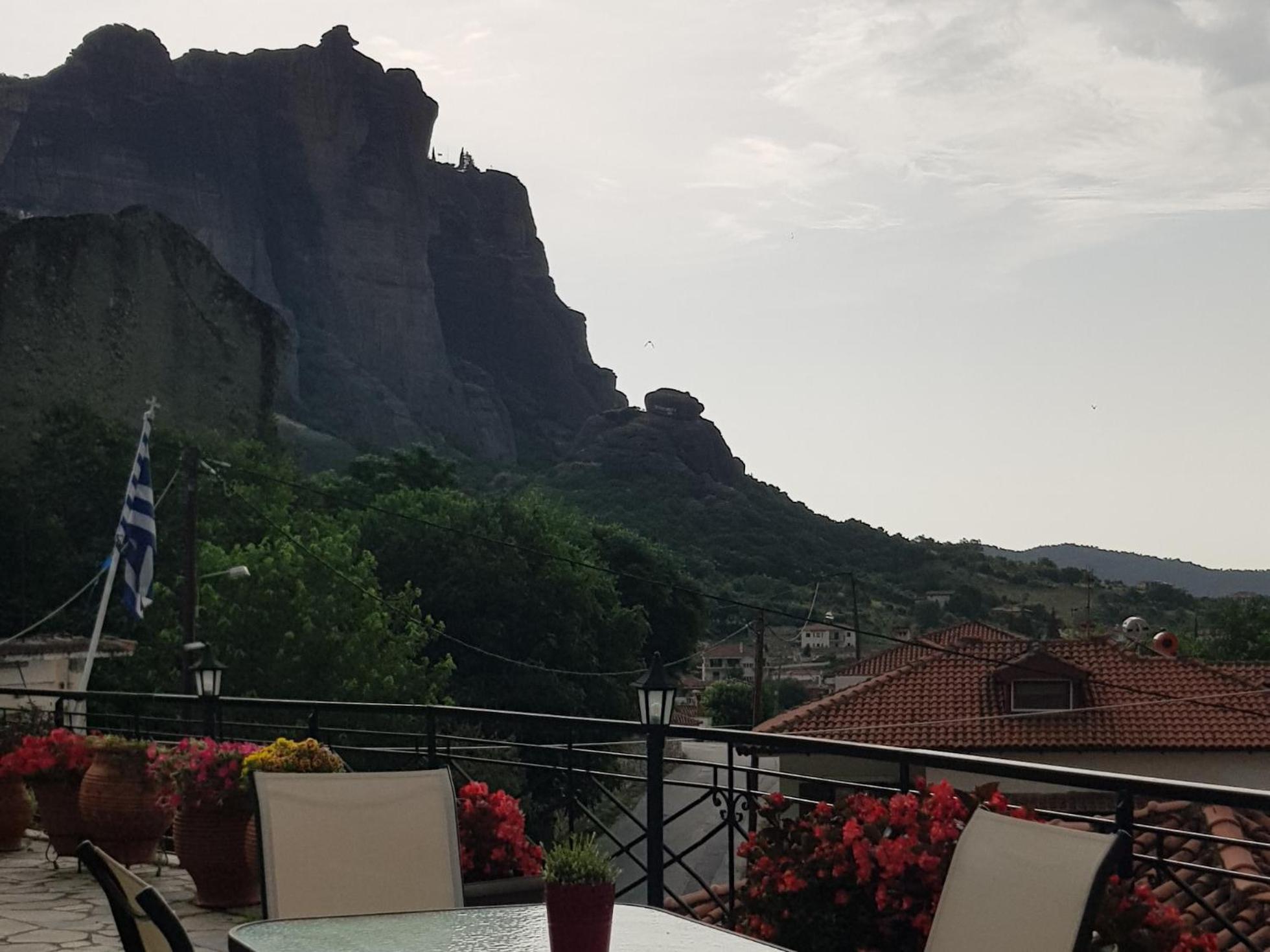 Under The Rocks Meteora Panoramic View Villa Kalambaka Extérieur photo
